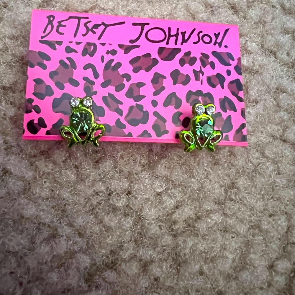 New on card Betsey Johnson FROG earrings